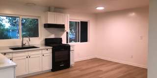 GLENOAKS Gallery 7