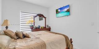 424 NE 4th Ave Gallery 28