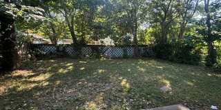 Beautiful 2 bedroom 1 bath 1 car garage Gallery 12