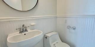 Large and Modern tri-level townhouse in Westwood minutes from Beverly Hills and UCLA Gallery 9