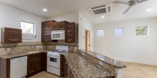 Gorgeous 4 bedroom, 5 bathroom House in Bouldin Creek! Gallery 39
