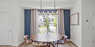 Room in 3 Bedroom Home at Leading St Gallery 5