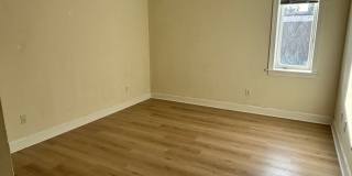 289-291 King Gallery 17