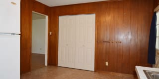 908 East Stone Street Gallery 12