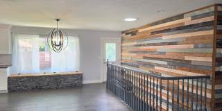 7 Bedroom Home in Bloomington Gallery 28