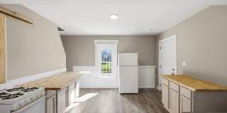 Cozy & Modern 1-Bed, 2-Bath Tiny Home – Renovated in Columbus! Gallery 8