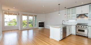 Marina: Stunning Top Floor Bi-Level Condo w/ 2 Car Parking + 2 Patios Gallery 1