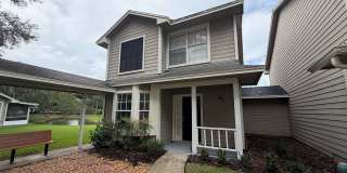 Spacious 2 Bed 2.5 Bath Home in East Orlando with Community Pool Gallery 1
