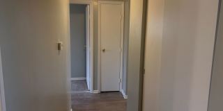 Beautiful, spacious 3 bed 2 bath home in Englewood Gallery 7