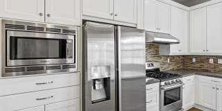 Your Next Home Awaits – Beautiful 3-Bedroom Irvine Townhome Gallery 21