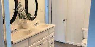 Charming 3 bedroom, 2 bathroom 2-story home in the heart of Guthrie Gallery 18