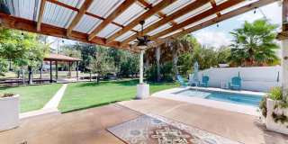 Waterfront Luxury Living – 4 Bed / 3 Bath – Over 2,600 Sq Ft Gallery 39