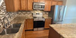Spacious and well-maintained home located in the heart of Arlington! Gallery 20