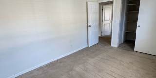 Spectacular Top Floor Condo in Aurora! Gallery 16