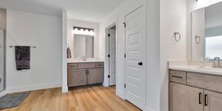 Newly built 3 Bed 2 bath home with Large backyard Gallery 15
