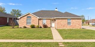 4301 Wade Dr Gallery 1