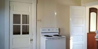 Great 3 bed 1.5 Bath close to University of Dayton, MIami Valley Hospital and greater Dayton. Gallery 6