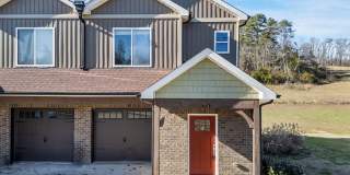 3 Br 2.5 Bath Townhouse Garage Gallery 1