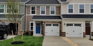 3 Bedroom condo near major roadways Gallery 1