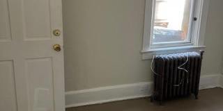 218 Cattell Street Gallery 14