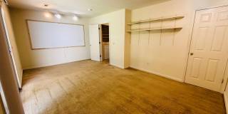 4 Bedroom 3.5 Bath Townhouse Gallery 13
