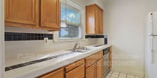 2700 T Street Gallery 26