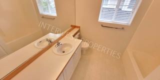 Beaverton 3 Bed 2.5ba Beautiful 2 Story Condo With 2 Car Garage, Gas Fireplace, High Ceilings & Patio! Beaverton 3 Bed 2.5ba Beautiful 2 Story Condo With 2 Car Garage, Gas Fireplace, High Ceilings & Patio! Gallery 20