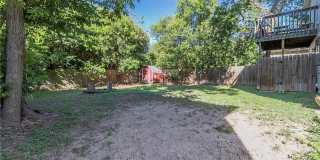Spacious 4-plex in Central Location Gallery 7