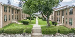 Woodmere Gallery 18