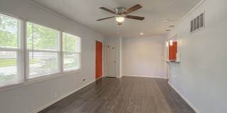 10810 Ewing Avenue Gallery 7