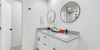 1821 W Hadley Street Gallery 20