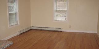 Nicely renovated 3 bed unit at an unbeatable price! Gallery 4