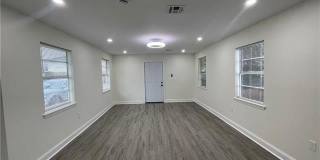 4411 KING Street Gallery 6