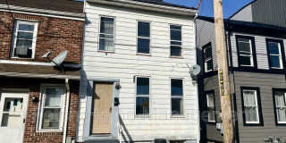 113 Arch Street Gallery 1