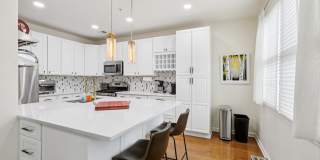 273 ROSLYN CT Gallery 12