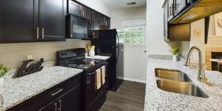 Lakeshore Apartments Gallery 7