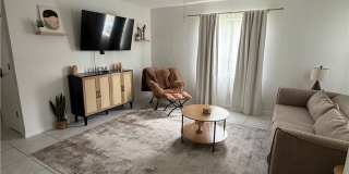 525 SE Van Loon Terrace Gallery 2
