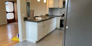 Epic REA-Great 1 BR/1 BA Unit in a S/S Duplex Gallery 12