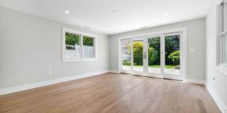115 E Elm Street Gallery 7