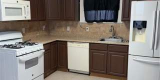 185 Linden #2 Avenue Gallery 5