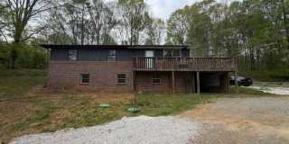 Lenoir City 37771 - 3 bedroom, 2 bath home - Contact Tara Hayes (865) 242-8010 Gallery 1