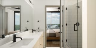 Emmi Midtown Gallery 20