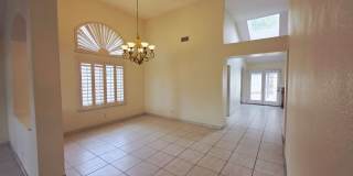 Single Story Home w/Pool in The Lakes! Gallery 14