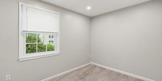Conveniently located near shopping, dining, parks, and everything Northern Virginia has to offer. Gallery 17