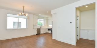 New Luxury Townhome with 2-Car Garage | Minutes to Downtown Redwood City & Tech Campuses New Luxury Townhome with 2-Car Garage | Minutes to Downtown Redwood City & Tech Campuses Gallery 10