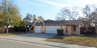 Updated 2bd/1ba North Highlands Duplex with Garage Gallery 1