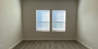 Room in 4 Bedroom Home at Tears Ln Gallery 18