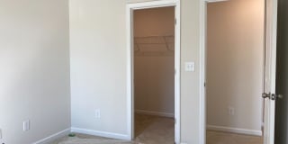 Room in 4 Bedroom Home at Planters Trace Ln Gallery 26