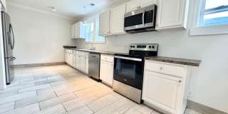 3 Bed, 2 Bath Home w/ Fenced Backyard Gallery 6