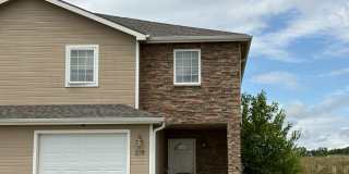 Welcome to Comfortable Living – Spacious, Pet-Friendly Home with Great Amenities Gallery 1